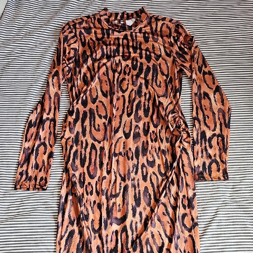 Leopard Print Long Sleeve Midi Dress (MATERNITY)